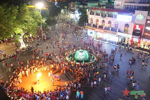 Hà Nội giành danh hiệu “Điểm đến du lịch thành phố hàng đầu châu Á” năm 2022