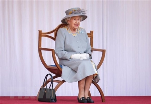 Bộ trưởng Bộ Ngoại giao Bùi Thanh Sơn ghi sổ tang tưởng niệm Nữ hoàng Anh Elizabeth II
