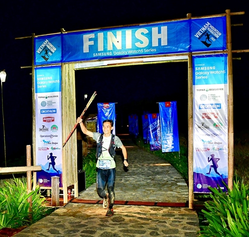 Trần Duy Quang vô địch cự ly chạy 160km