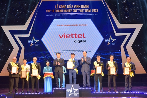 Viettel đứng đầu top 10 doanh nghiệp CNTT Việt Nam năm 2022