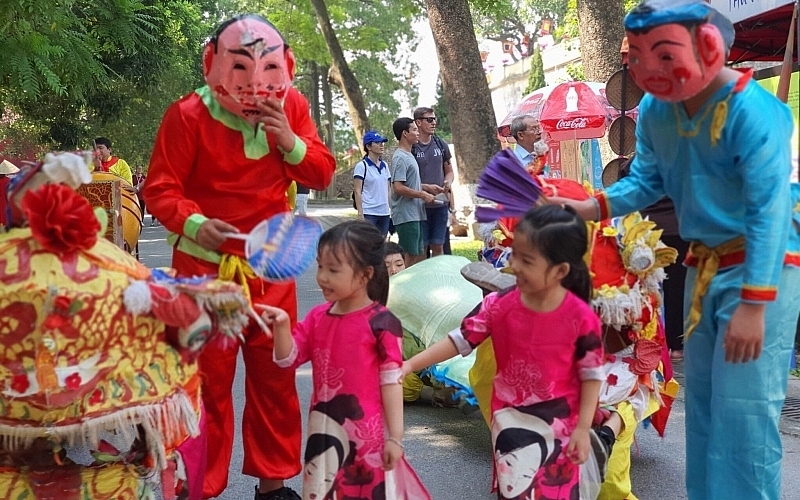 Đừng xa rời văn hóa truyền thống tốt đẹp Đừng xa rời văn hóa truyền thống tốt đẹp