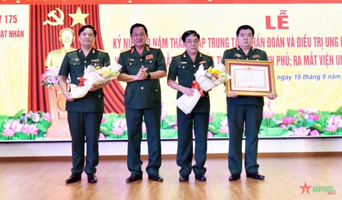 Thượng tướng Võ Minh Lương dự lễ ra mắt Viện Ung bướu và Y học hạt nhân thuộc Bệnh viện Quân y 175