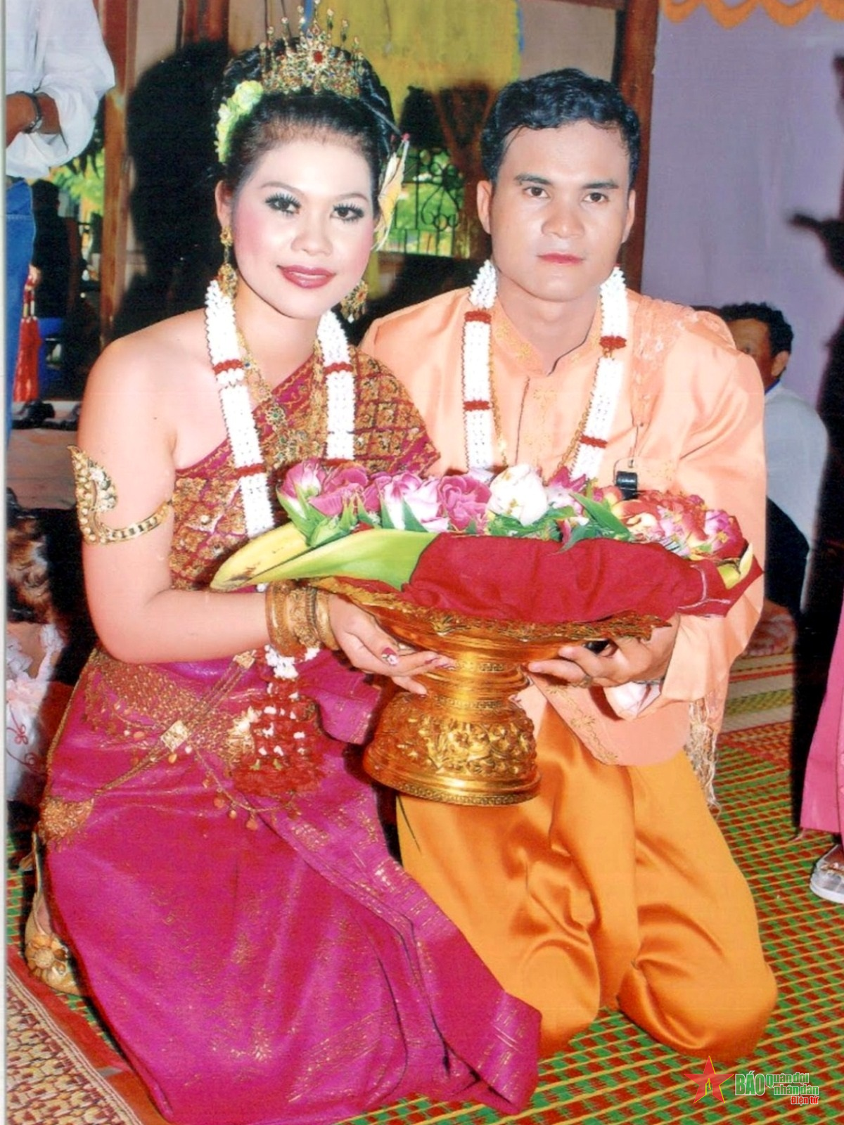 Rực rỡ trang phục lễ cưới của người Khmer | Báo Dân tộc và Phát triển