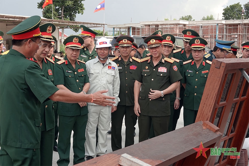 Một số hình ảnh hoạt động của Bộ trưởng Phan Văn Giang tại Lào