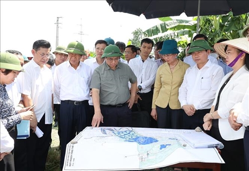 Thủ tướng Phạm Minh Chính kiểm tra, chỉ đạo tháo gỡ vướng mắc thực hiện các dự án bệnh viện Trung ương tuyến cuối tại Hà Nam