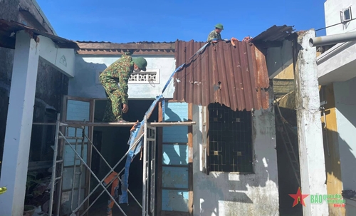 Bộ đội Biên phòng Đà Nẵng sửa chữa nhà cho hộ nghèo trên địa bàn

