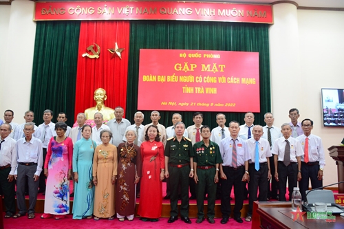 Bộ Quốc phòng gặp mặt người có công với cách mạng tỉnh Trà Vinh