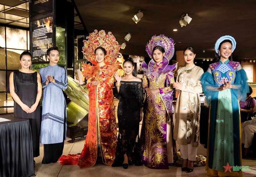 “Bước chân di sản” quảng bá thời trang và di sản Việt