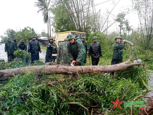 Quảng Nam: Huy động hơn 1.000 cán bộ, chiến sĩ và các lực lượng giúp dân sau bão

