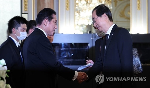 Hàn Quốc và Nhật Bản nỗ lực hàn gắn quan hệ

