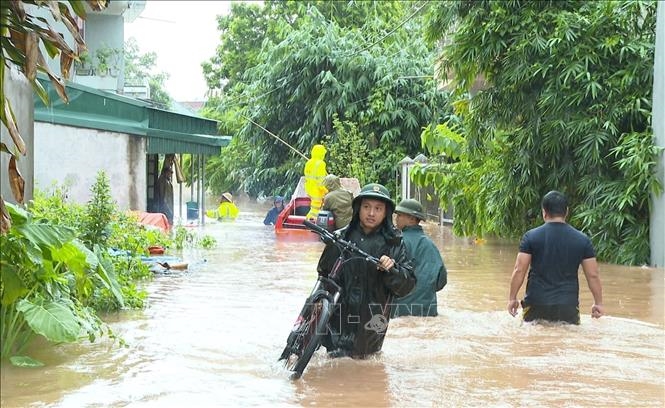 Quảng Ninh: Mưa lớn nhiều địa phương bị ngập lụt cục bộ