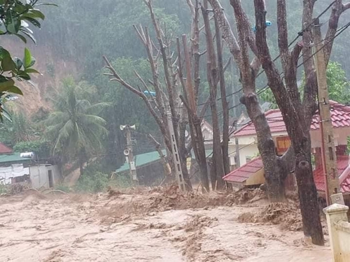 Lũ quét tại huyện Kỳ Sơn, Nghệ An: Nhiều nhà cửa, tài sản của người dân bị cuốn trôi