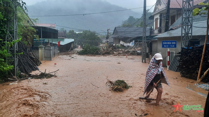 Lũ quét tại huyện Kỳ Sơn, Nghệ An: Nhiều nhà cửa, tài sản của người dân bị cuốn trôi