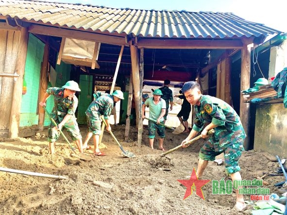 Lũ quét tại huyện Kỳ Sơn (Nghệ An): Tiếp cận được các địa bàn cô lập, tăng cường lực lượng giúp dân