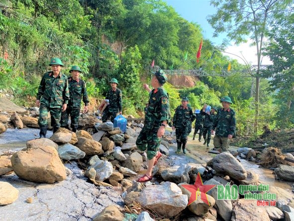 Lũ quét tại huyện Kỳ Sơn (Nghệ An): Tiếp cận được các địa bàn cô lập, tăng cường lực lượng giúp dân