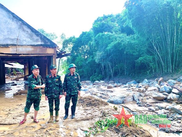 Lũ quét tại huyện Kỳ Sơn (Nghệ An): Tiếp cận được các địa bàn cô lập, tăng cường lực lượng giúp dân