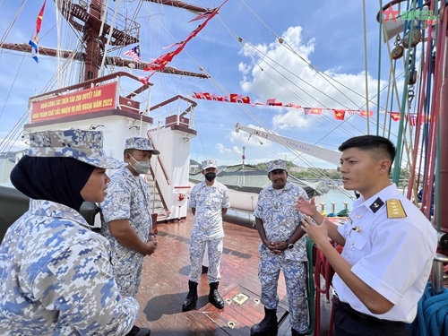 Sôi nổi các hoạt động giao lưu giữa Hải quân Việt Nam và Hải quân Malaysia