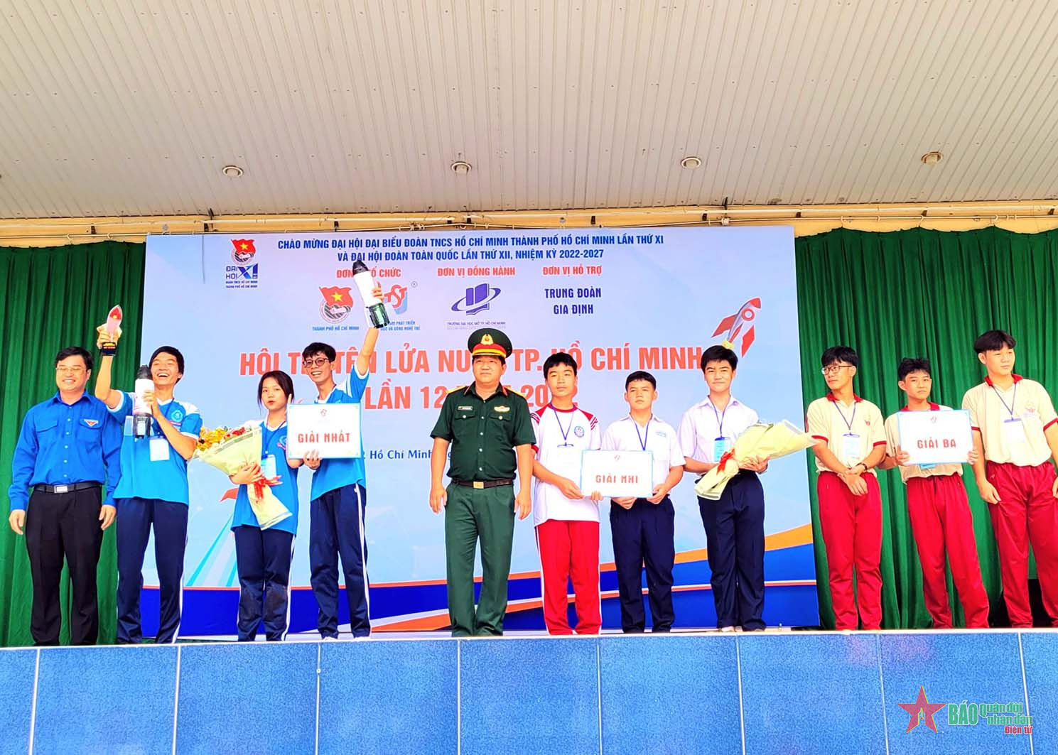 Sôi nổi Hội thi Tên lửa nước TP Hồ Chí Minh năm 2022