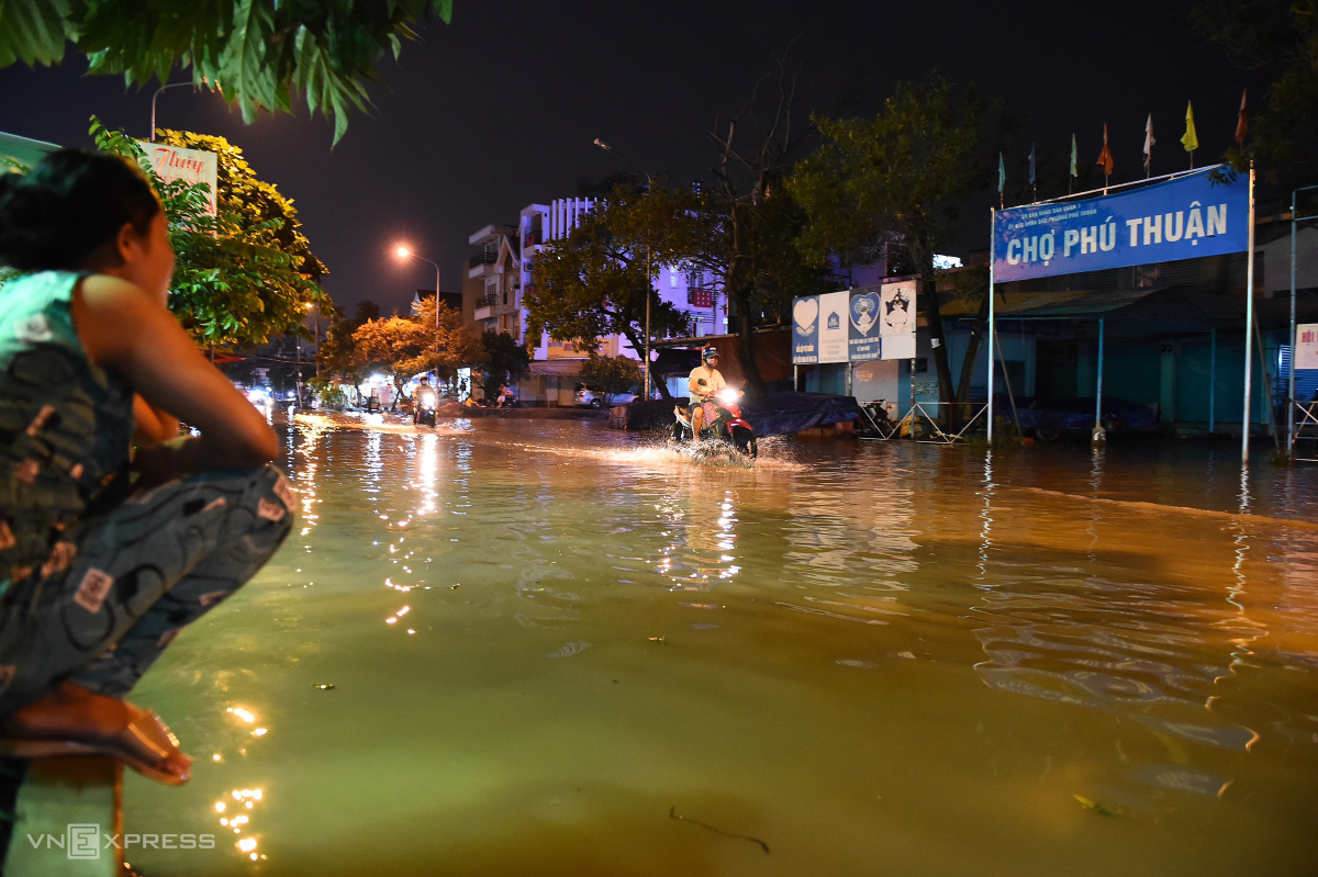 Ứng phó với triều cường