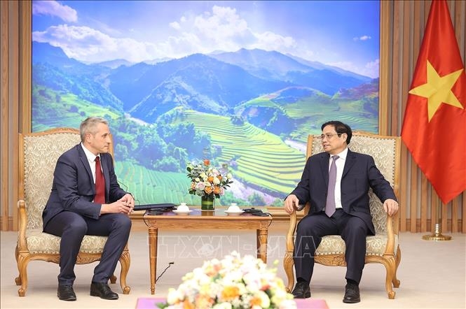 Đại sứ Belarus đến Việt Nam là sự kiện quan trọng góp phần thắt chặt tình hữu nghị giữa hai quốc gia. Hình ảnh đại sứ và các hoạt động ngoại giao sẽ giúp bạn hiểu rõ hơn về quan hệ đối tác đầy tiềm năng giữa Việt Nam và Belarus.