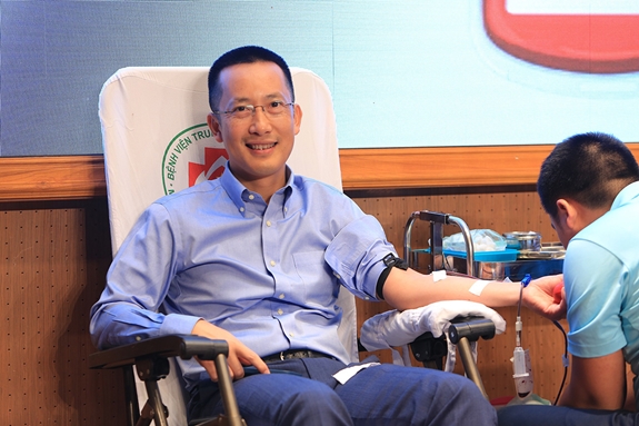 Trung tá Vũ Thành Trung, Thành viên Ban điều hành MB tham gia hiến máu