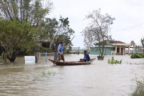 Thủ tướng yêu cầu tập trung khắc phục hậu quả, chủ động ứng phó với áp thấp nhiệt đới, mưa lũ tại miền Trung