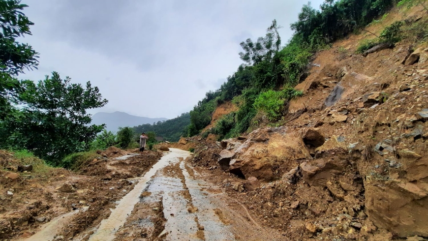 Huyện Nông Sơn (Quảng Nam) khẩn trương khắc phục hậu quả sạt lở đất