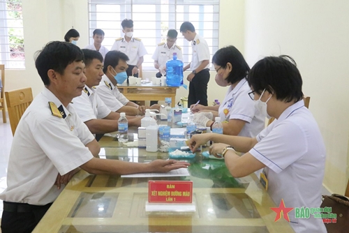  Vùng 4 Hải quân và Bệnh viện Nội tiết Trung ương tăng cường phối hợp hoạt động 