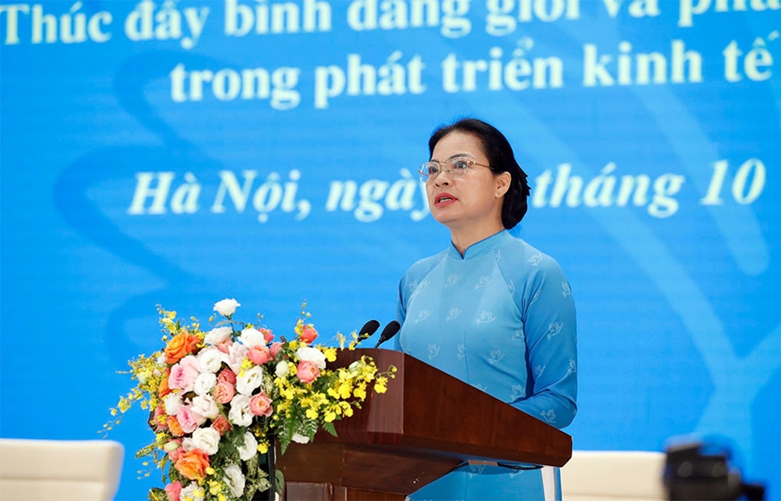 Thủ tướng Chính phủ Phạm Minh Chính đối thoại với phụ nữ nhân kỷ niệm Ngày Phụ nữ Việt Nam 20-10