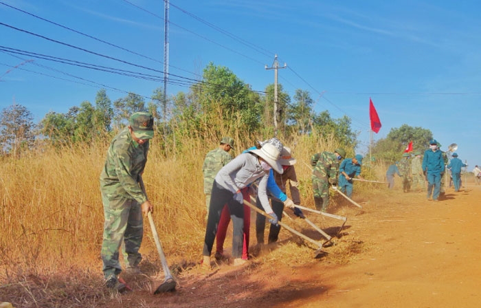 Bộ đội chung sức, vùng biên khởi sắc