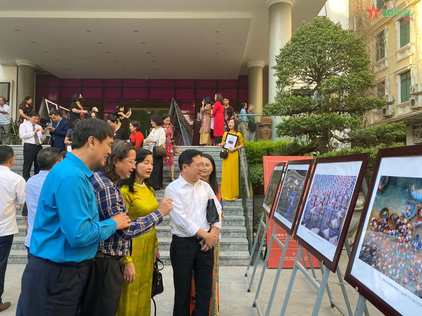 11 tác phẩm đoạt giải cuộc thi ảnh nghệ thuật “Phụ nữ trong cuộc sống”