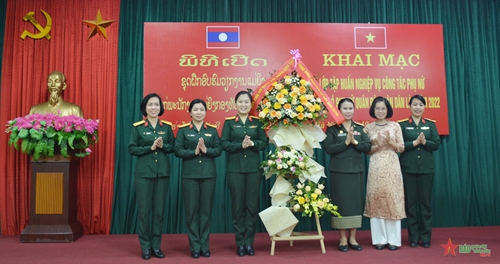 Tập huấn nghiệp vụ công tác phụ nữ cho cán bộ phụ nữ Quân đội nhân dân Lào 