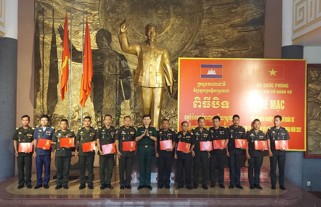 Bế mạc lớp tập huấn nghiệp vụ công tác lịch sử quân sự cho cán bộ Quân đội Hoàng gia Campuchia

