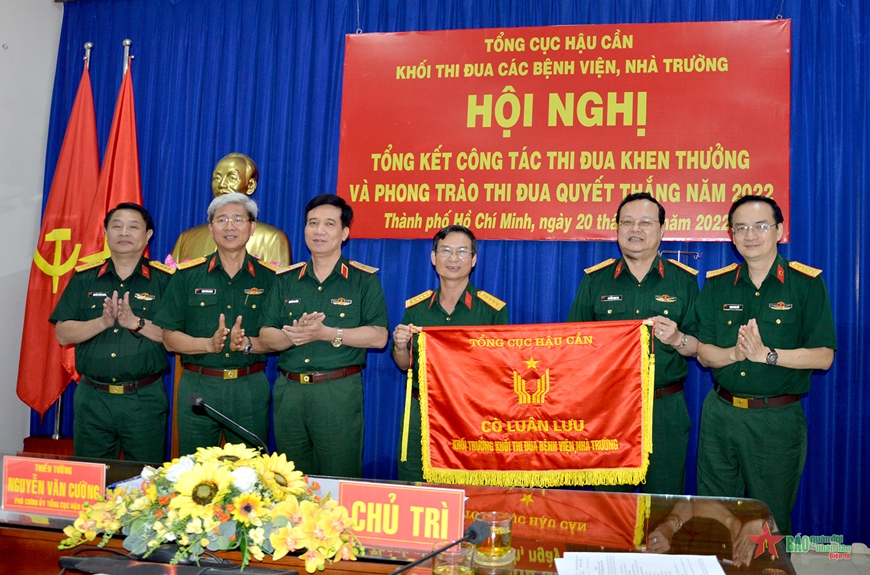 Thi đua quyết thắng: Năm 2024, chúng ta vẫn đang đấu tranh với đại dịch COVID-19 và mọi người đang thể hiện sự đoàn kết và quyết tâm. Hãy cùng thi đua, quyết thắng để đưa đất nước trở lại bình thường. Hình ảnh liên quan sẽ cho bạn thấy những người dân Việt Nam thông qua những hành động nhỏ hướng tới chiến thắng.