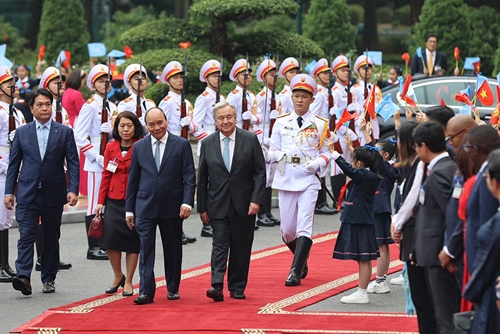 Chủ tịch nước Nguyễn Xuân Phúc chủ trì Lễ đón chính thức Tổng Thư ký Liên hợp quốc António Guterres