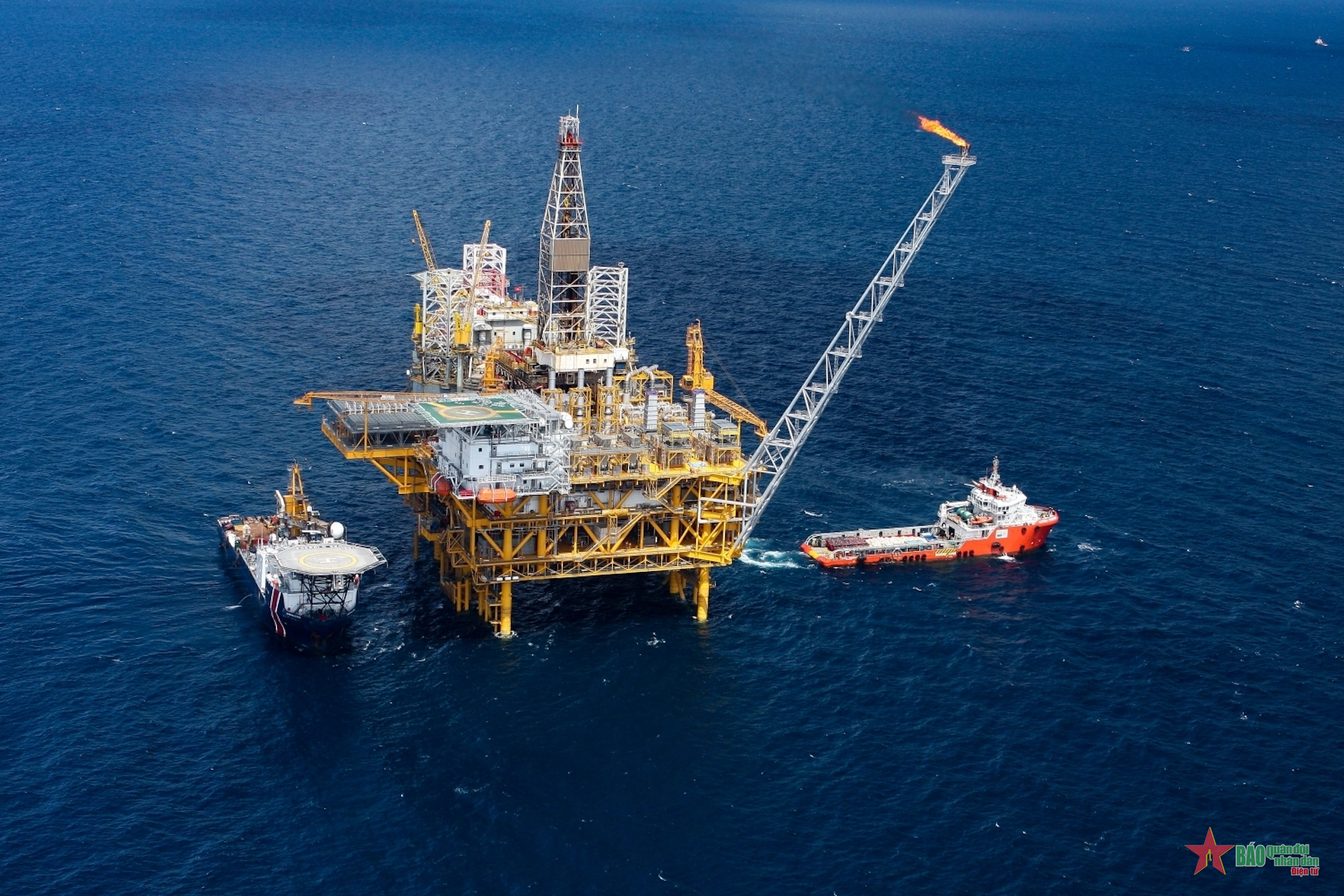 Bổ sung hình thức hợp đồng dầu khí để cải thiện môi trường đầu tư