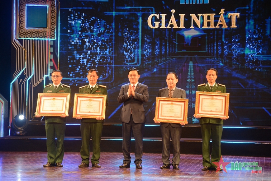 Chủ tịch Quốc hội Vương Đình Huệ: Phát triển khoa học và công nghệ là sự nghiệp của toàn Đảng, toàn dân