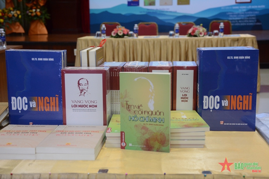 Tọa đàm về các tác phẩm mới xuất bản của GS, TS Đinh Xuân Dũng