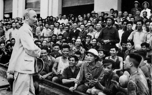 Ngày 5-11-1956: Chủ tịch Hồ Chí Minh căn dặn “Ta cần gan dạ làm, tin vào dân”