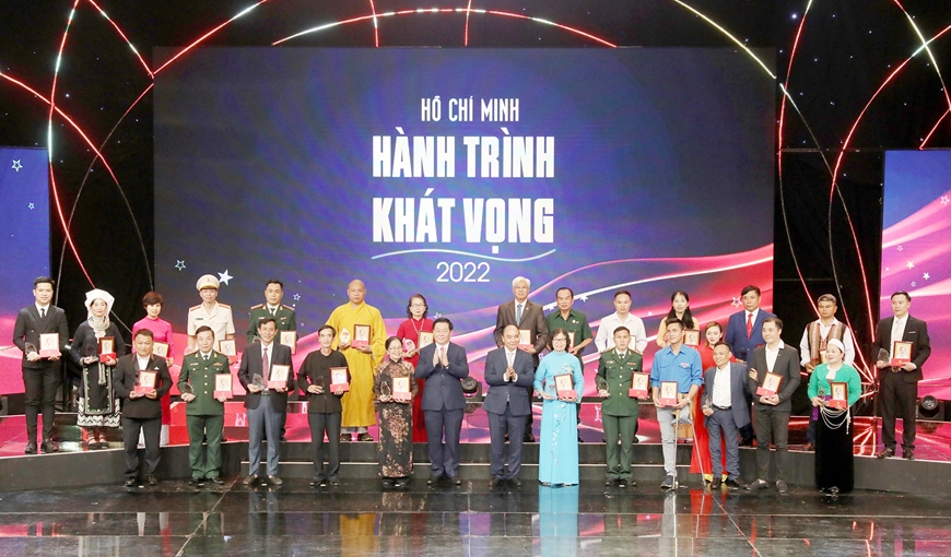 Chủ tịch nước dự Chương trình “Hồ Chí Minh - Hành trình khát vọng 2022”