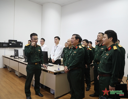 Thượng tướng Lê Huy Vịnh kiểm tra công tác cải cách hành chính tại Tập đoàn Viettel