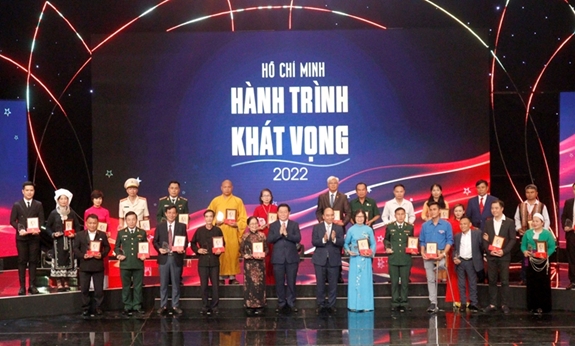 “Hồ Chí Minh-Hành trình khát vọng 2022”- Những người truyền cảm hứng từ học tập tấm gương Chủ tịch Hồ Chí Minh