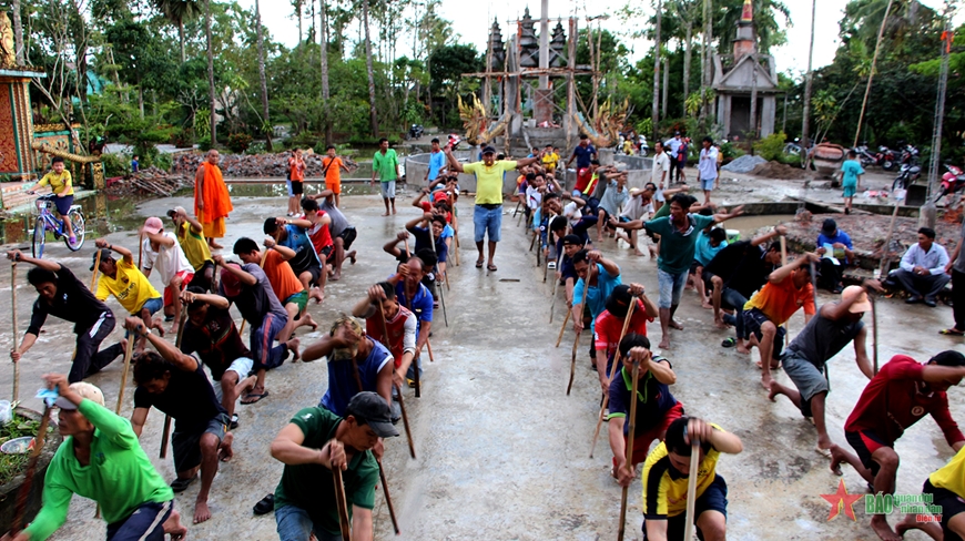 Rộn ràng phum, sóc Khmer trước Lễ hội Oóc Om Bóc - Đua ghe Ngo