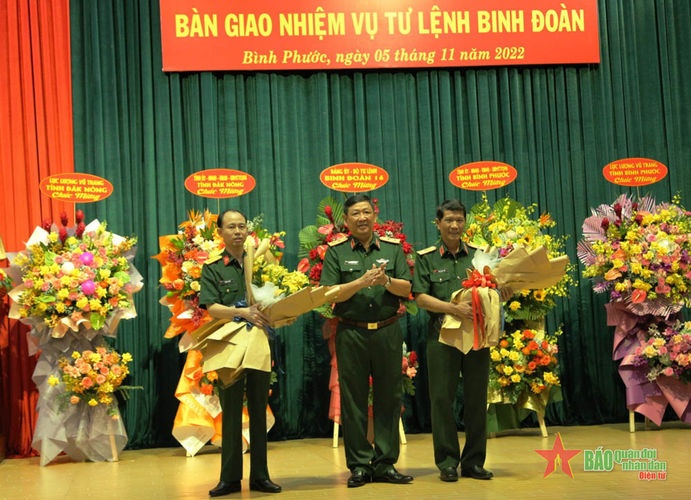 Bàn giao nhiệm vụ Tư lệnh Binh đoàn 16