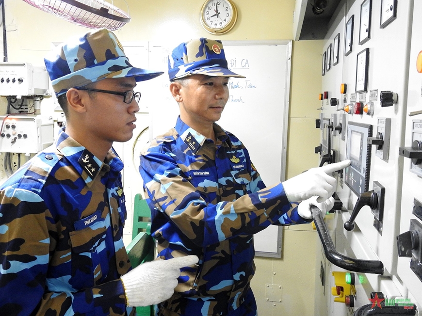 Thi đua huấn luyện giỏi ở Lữ đoàn 125 Hải quân Thi đua huấn luyện giỏi ở Lữ đoàn 125 Hải quân