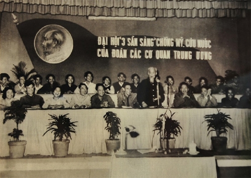 Ngày 14-11-1965: Chủ tịch Hồ Chí Minh thăm Đại hội “Ba sẵn sàng”