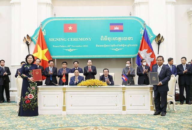 Thủ tướng Phạm Minh Chính hội đàm với Thủ tướng Campuchia Samdech Techo Hun Sen