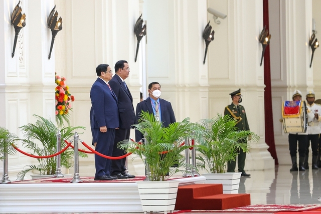 Thủ tướng Vương quốc Campuchia Hun Sen đón và hội đàm với Thủ tướng Chính phủ Phạm Minh Chính