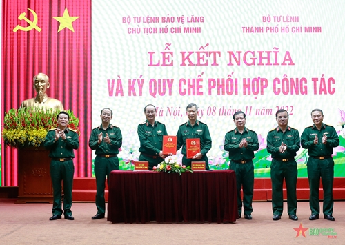 Bộ tư lệnh Bảo vệ Lăng Chủ tịch Hồ Chí Minh và Bộ tư lệnh TP Hồ Chí Minh ký kết quy chế phối hợp