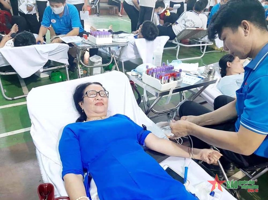 Sẵn sàng chia sẻ máu cứu người